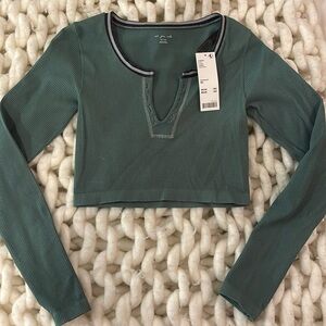 URBAN OUTFITTERS Long Sleeve Top Size M/L